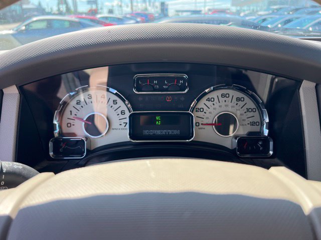 Used 2014 Ford Expedition XLT AWD/4WD image 18