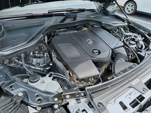 Used 2024 Mercedes-Benz GLC 300 4MATIC image 26