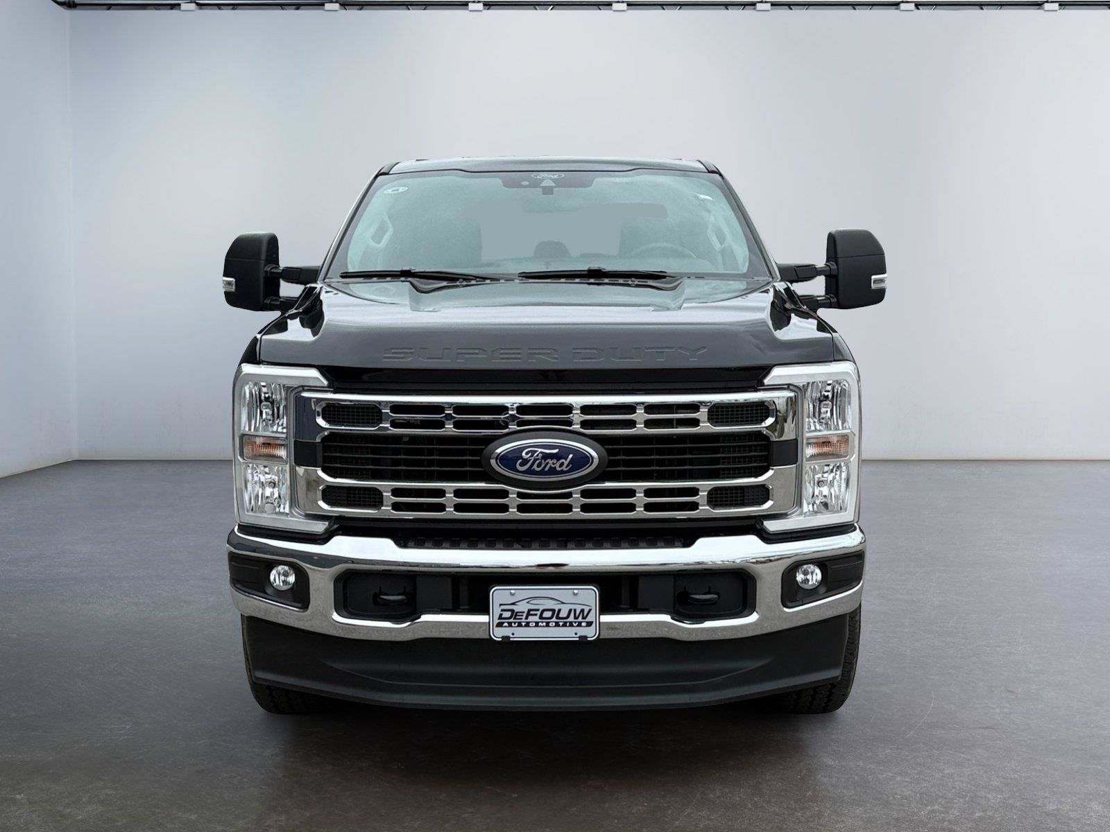 Used 2025 Ford F350 XLT w/ FX4 Off-Road Package AWD/4WD image 8