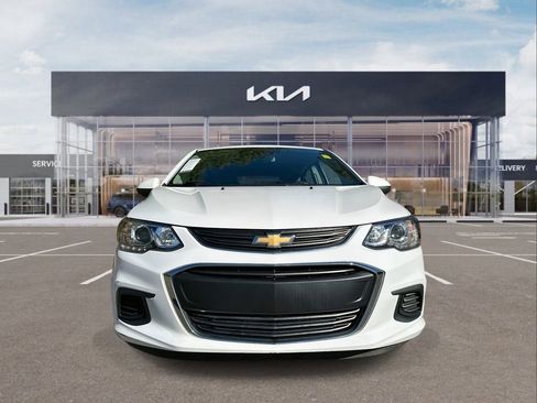 Used 2020 Chevrolet Sonic LT image 3