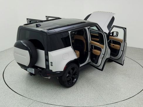 New 2026 Land Rover Defender 110 X-Dynamic SE image 35