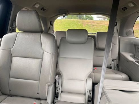 Used 2016 Honda Odyssey Touring Elite image 11