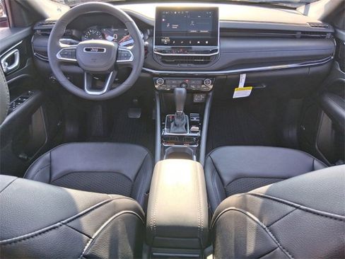 New 2025 Jeep Compass Latitude w/ Sun & Sound Group image 13