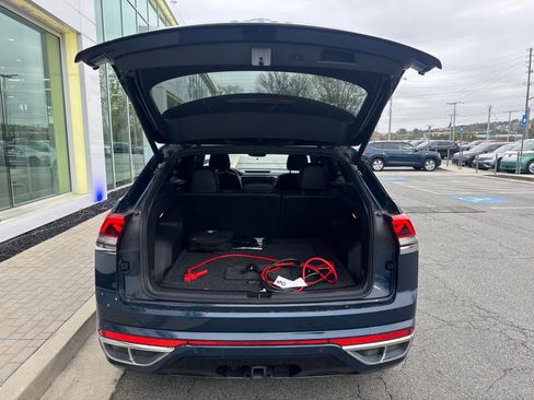 Used 2021 Volkswagen Atlas Cross Sport SE w/ Panoramic Sunroof Package image 23