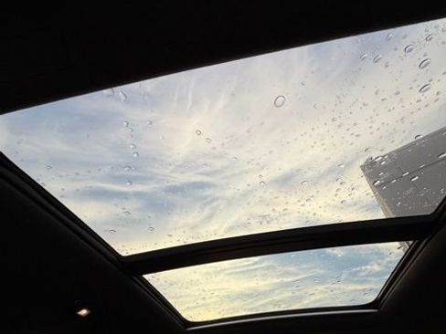 Used 2023 Volvo XC40 Recharge Ultimate w/ Protection Package Premier image 18