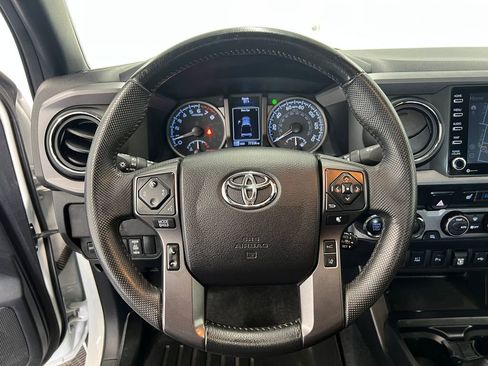 Used 2021 Toyota Tacoma TRD Off-Road w/ TRD Premium Off Road Package image 15