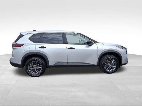 Used 2024 Nissan Rogue S AWD/4WD image 9