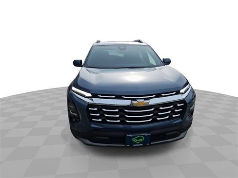 Used 2025 Chevrolet Equinox LT w/ Convenience Package II image 3