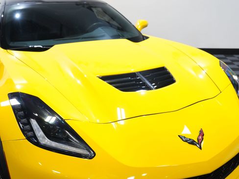 Used 2015 Chevrolet Corvette Z06 w/ Z07 Performance Package image 12
