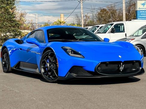 Used 2022 Maserati MC20 Coupe image 2