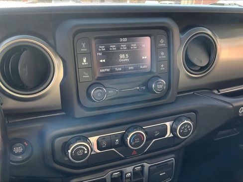 Used 2018 Jeep Wrangler Unlimited Sport S image 7