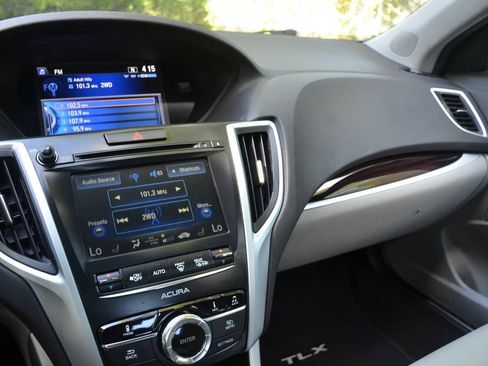 Used 2016 Acura TLX V6 FWD image 15