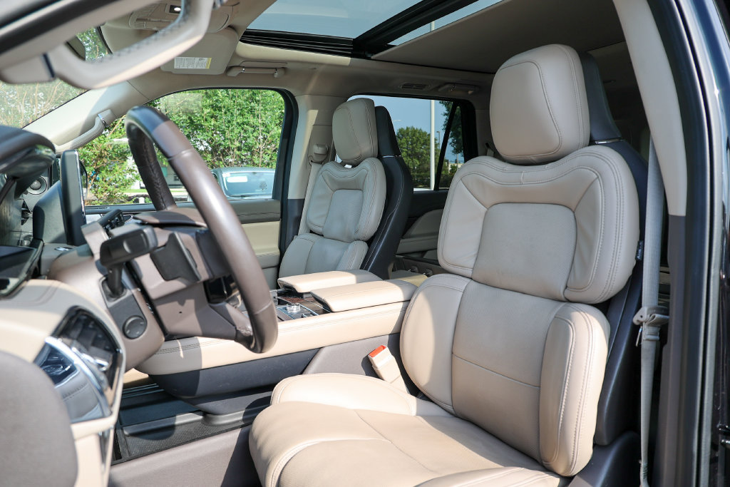 Certified 2022 Lincoln Navigator Reserve AWD/4WD image 29