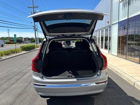 Certified 2025 Volvo XC90 B6 Plus AWD/4WD image 11