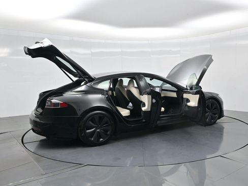 Used 2021 Tesla Model S Plaid image 37