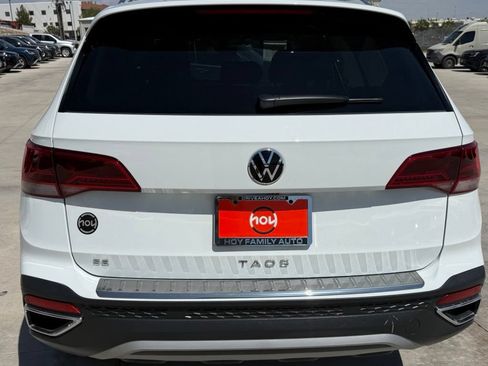 Certified 2024 Volkswagen Taos SE FWD image 8