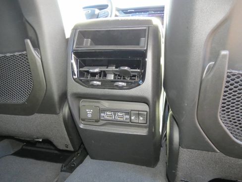 Used 2023 Jeep Grand Cherokee Limited image 32