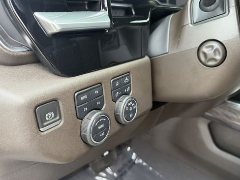 Used 2023 Chevrolet Silverado 1500 LTZ AWD/4WD image 12
