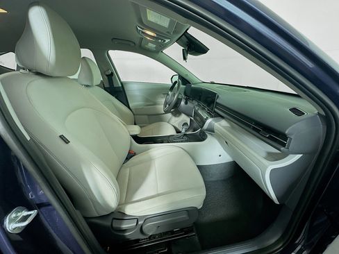 Used 2025 Hyundai Kona SEL image 32