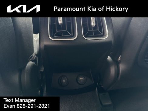 Used 2023 Kia Sorento LX image 18