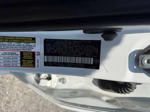 Used 2020 Toyota Camry XSE FWD image 21