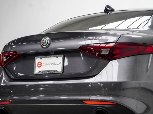 Used 2022 Alfa Romeo Giulia Ti RWD image 16