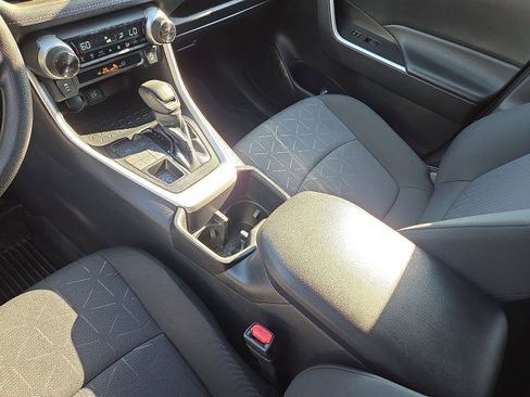Used 2025 Toyota RAV4 XLE image 25