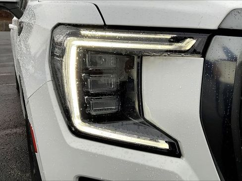 Used 2021 GMC Yukon XL AT4 w/ AT4 Premium Package image 33