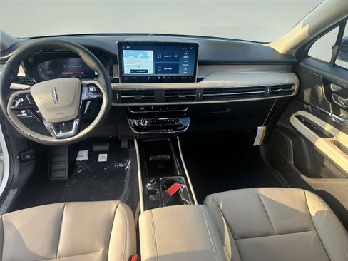 New 2026 Lincoln Corsair Premiere image 11