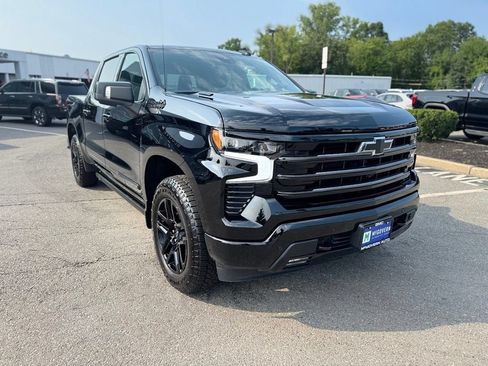 Used 2025 Chevrolet Silverado 1500 High Country w/ Midnight Edition AWD/4WD image 8