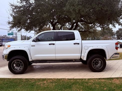 Used 2016 Toyota Tundra SR5 w/ SR5 Upgrade Package image 6