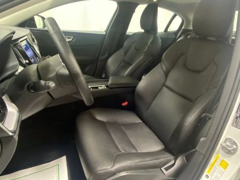 Used 2025 Volvo S60 B5 Core FWD image 11
