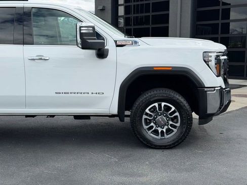 Used 2024 GMC Sierra 3500 SLT w/ X31 Off-Road Package AWD/4WD image 3