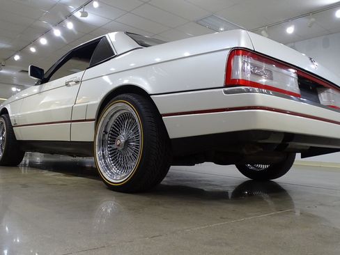Used 1991 Cadillac Allante FWD image 10