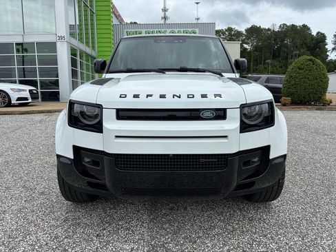 Used 2023 Land Rover Defender 130 X-Dynamic SE AWD/4WD image 10