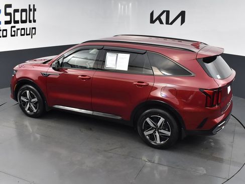 Used 2022 Kia Sorento S FWD image 11