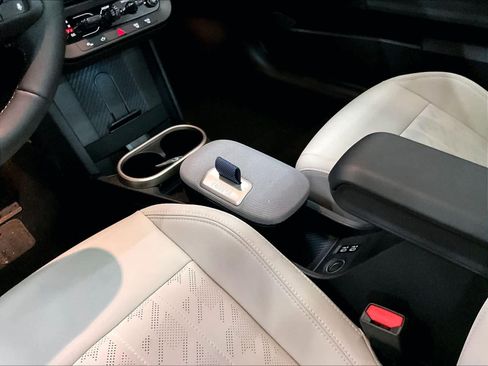 Certified 2025 MINI Cooper S image 18