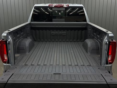 Used 2026 GMC Sierra 1500 AT4 w/ Technology Package AWD/4WD image 17