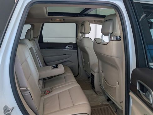 Used 2015 Jeep Grand Cherokee Overland image 13