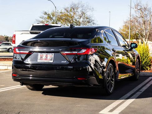Used 2025 Toyota Camry XLE image 10