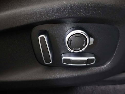 Used 2023 Jaguar F-PACE R-Dynamic S image 37