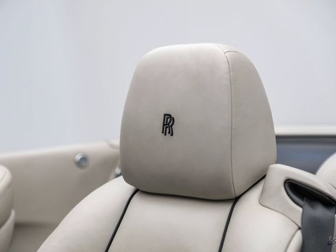 Used 2017 Rolls-Royce Dawn RWD image 48