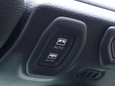 Used 2023 Jeep Wrangler Unlimited Sahara AWD/4WD image 23