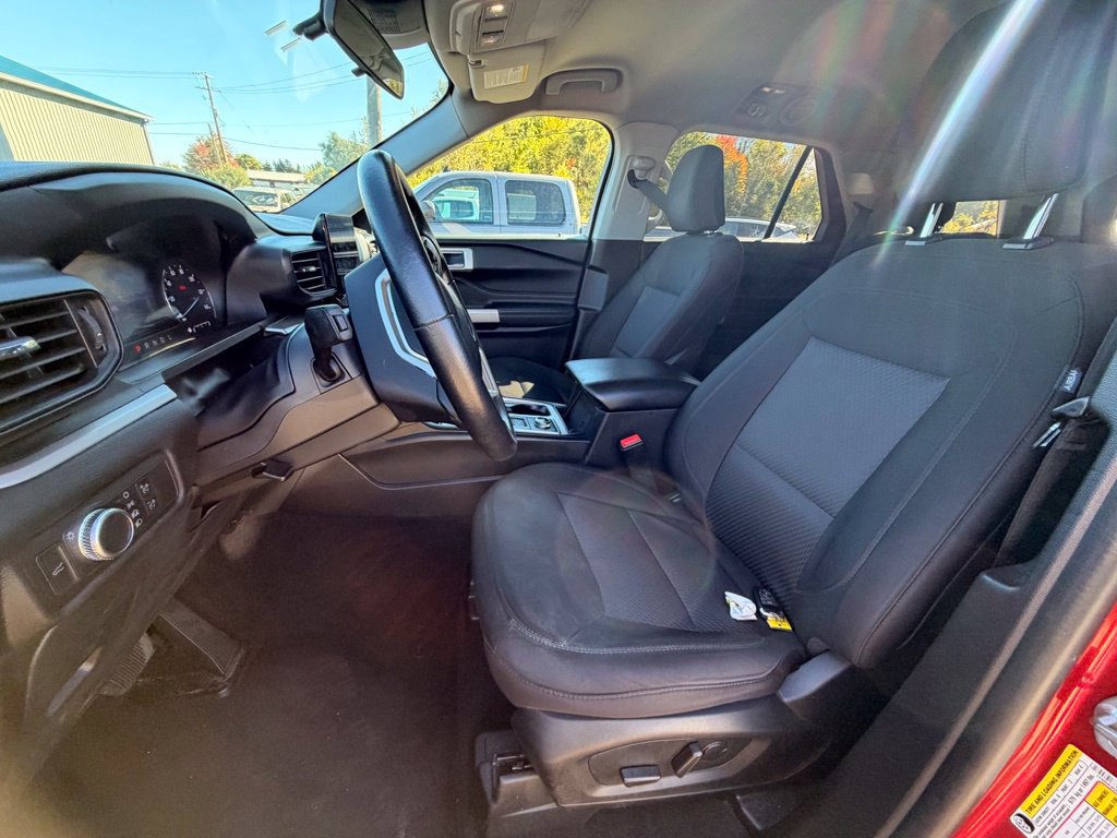 Used 2022 Ford Explorer XLT w/ Class IV Trailer Tow Package AWD/4WD image 6