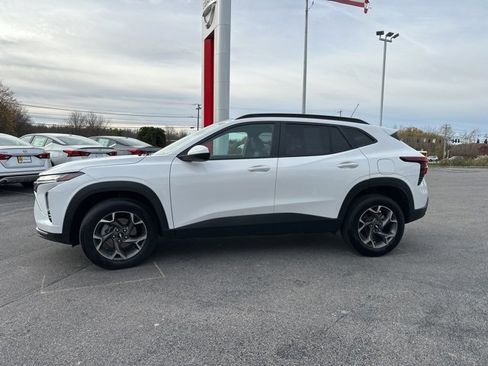 Used 2024 Chevrolet Trax LT image 4