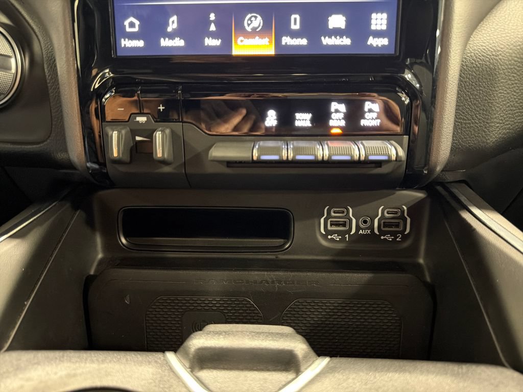 Used 2023 RAM 1500 Laramie AWD/4WD image 7