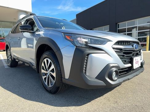 Certified 2025 Subaru Outback Premium image 1