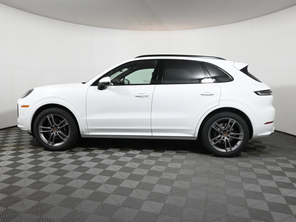 Used 2026 Porsche Cayenne AWD/4WD image 2