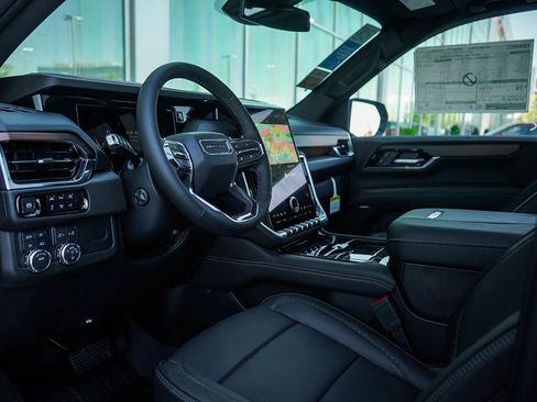 New 2026 GMC Yukon Denali w/ Sun & Power Step Package image 19