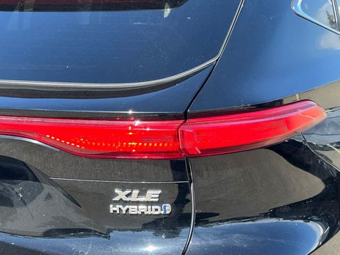 Used 2021 Toyota Venza XLE AWD/4WD image 18